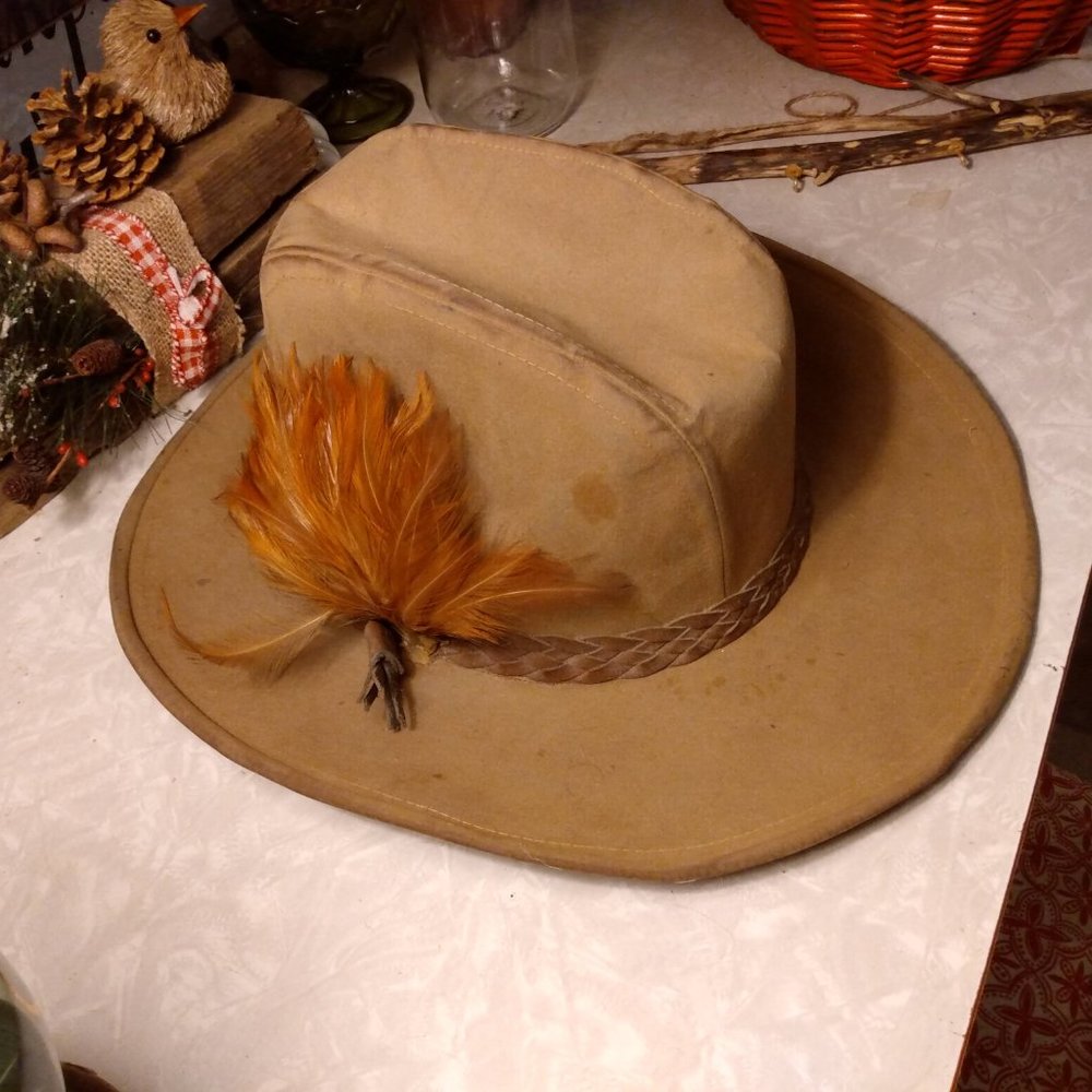 Vintage dp Studs Dorfman Pacific Western Cowboy Hat with Feather Accent XL